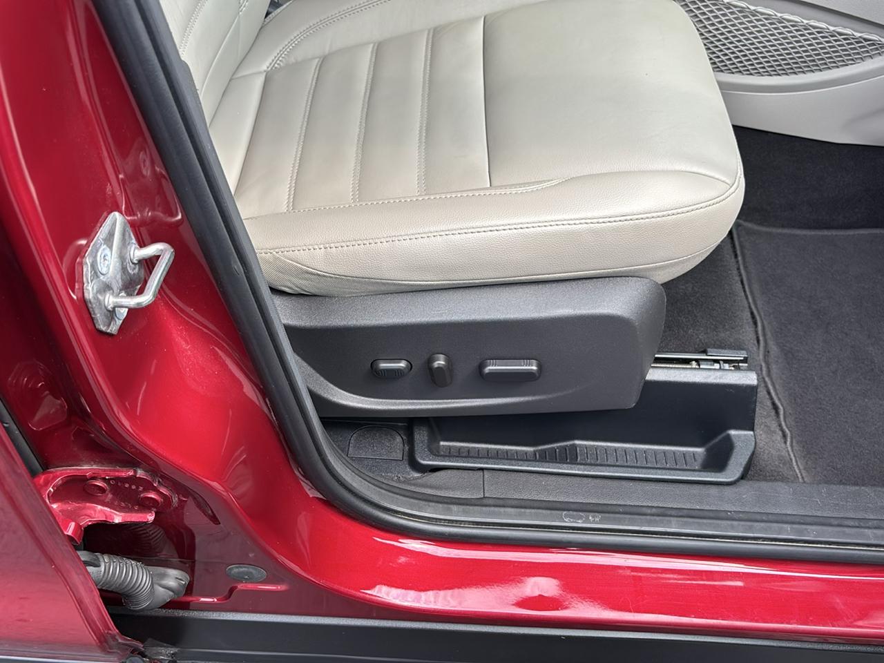 Ford Escape Titanium FWD 2017