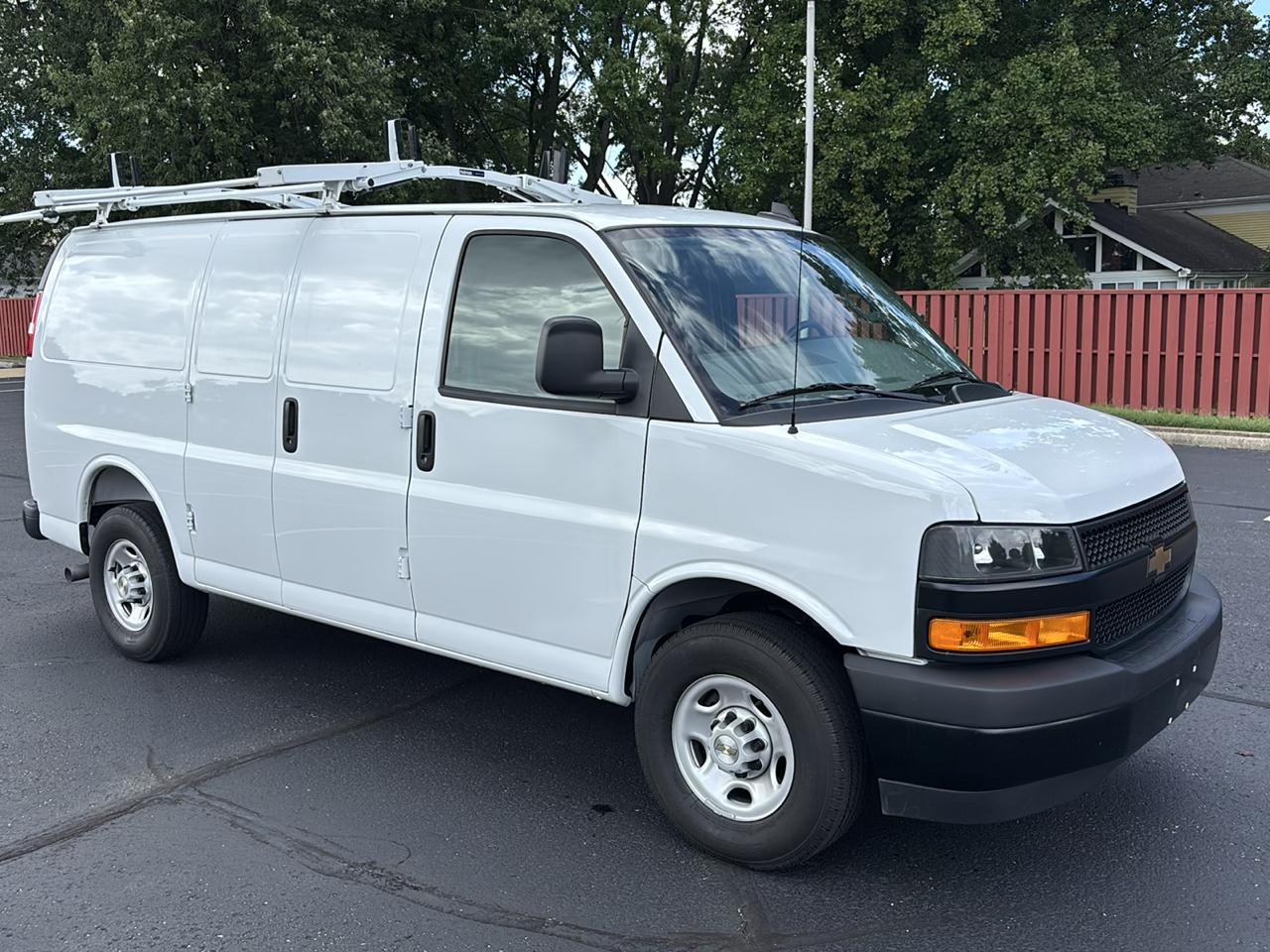 Chevrolet Express Cargo Van RWD 2500 135" 2025