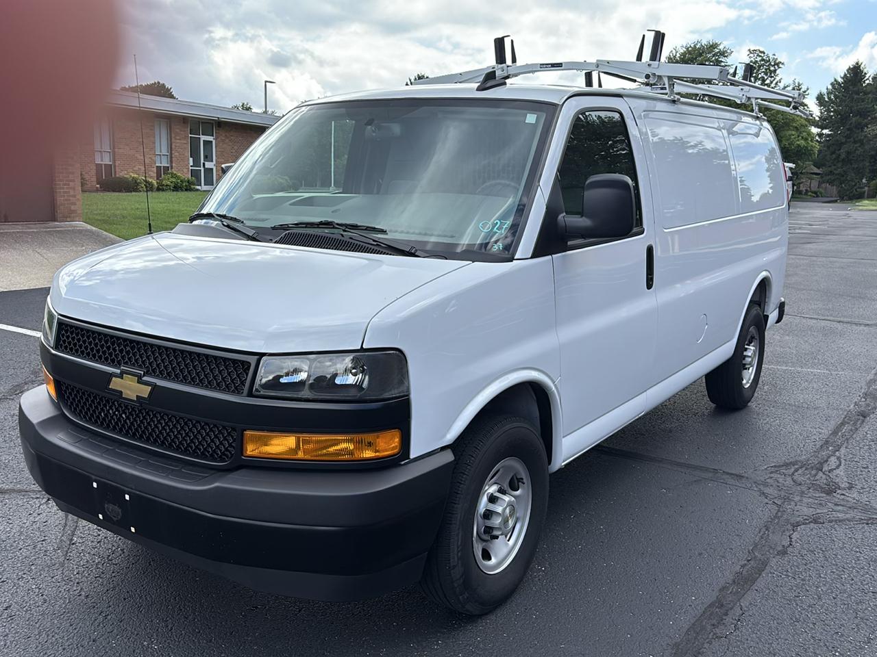 Chevrolet Express Cargo Van RWD 2500 135" 2025