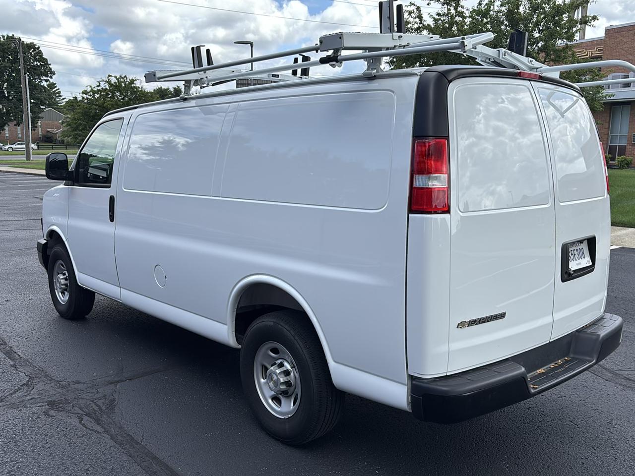 Chevrolet Express Cargo Van RWD 2500 135" 2025