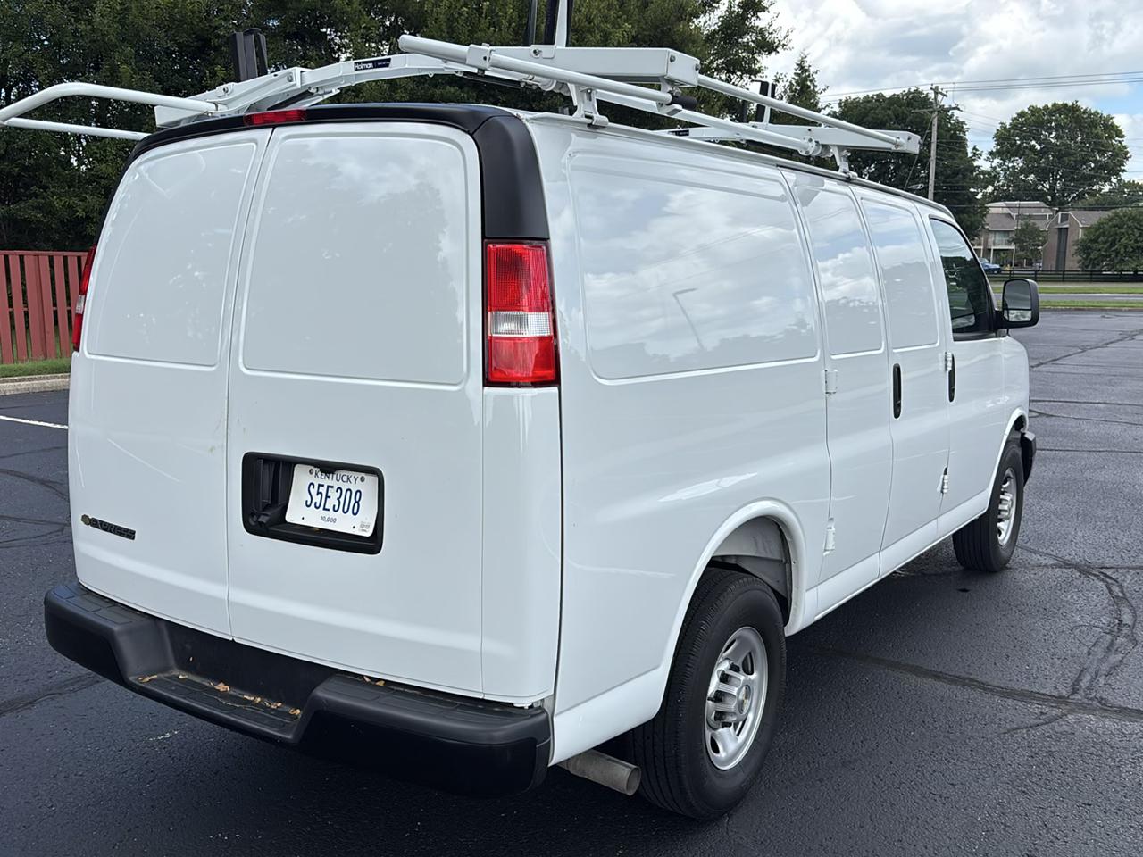Chevrolet Express Cargo Van RWD 2500 135" 2025