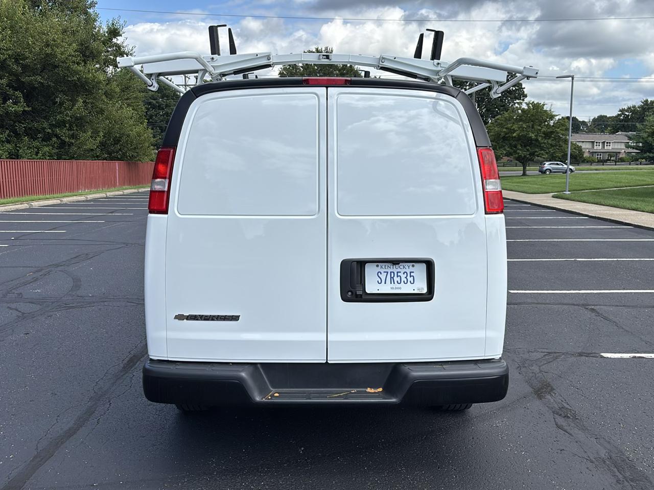 Chevrolet Express Cargo Van RWD 2500 135" 2025