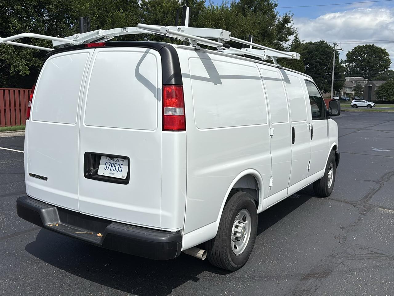 Chevrolet Express Cargo Van RWD 2500 135" 2025