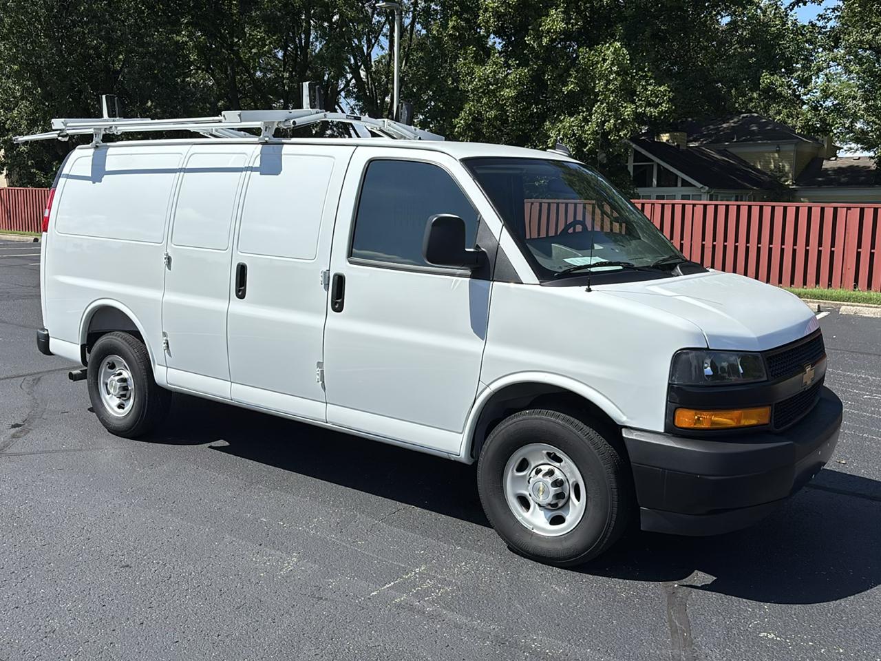 Chevrolet Express Cargo Van RWD 2500 135" 2025