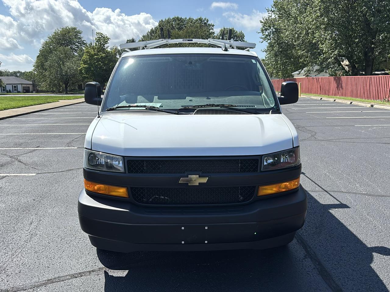 Chevrolet Express Cargo Van RWD 2500 135" 2025