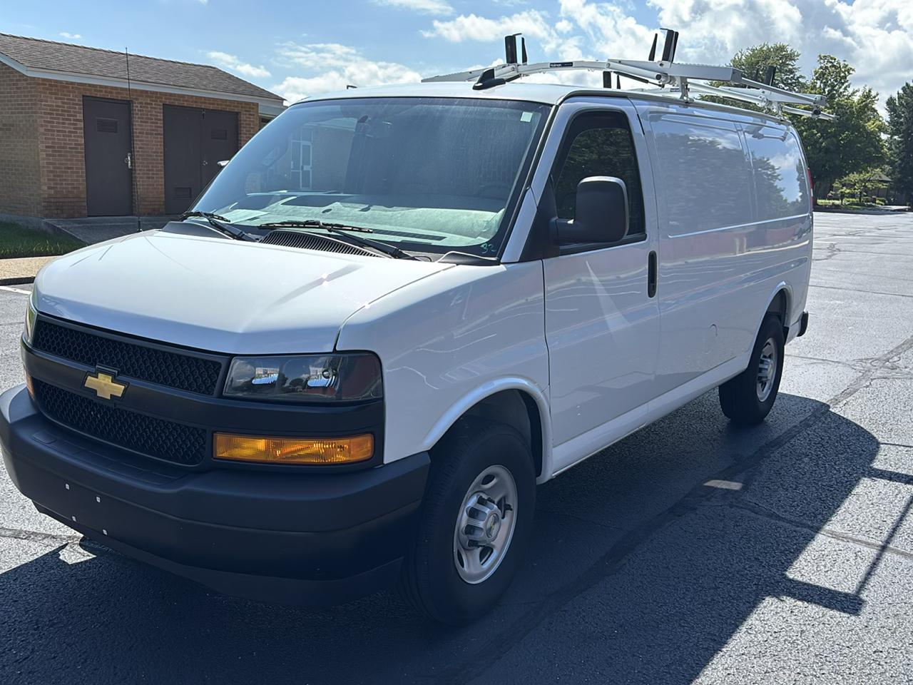 Chevrolet Express Cargo Van RWD 2500 135" 2025