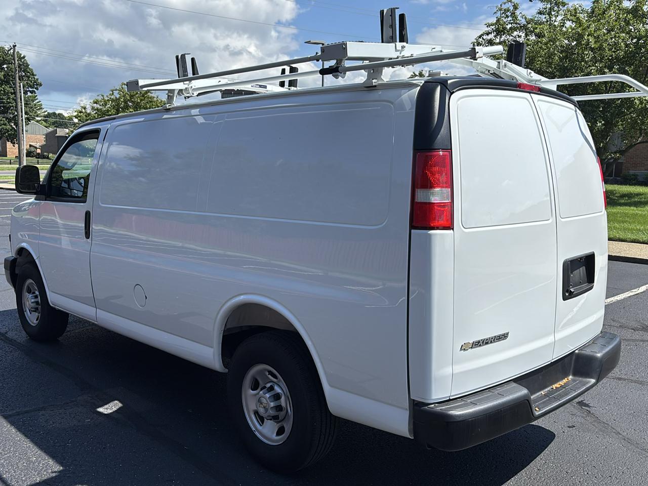 Chevrolet Express Cargo Van RWD 2500 135" 2025