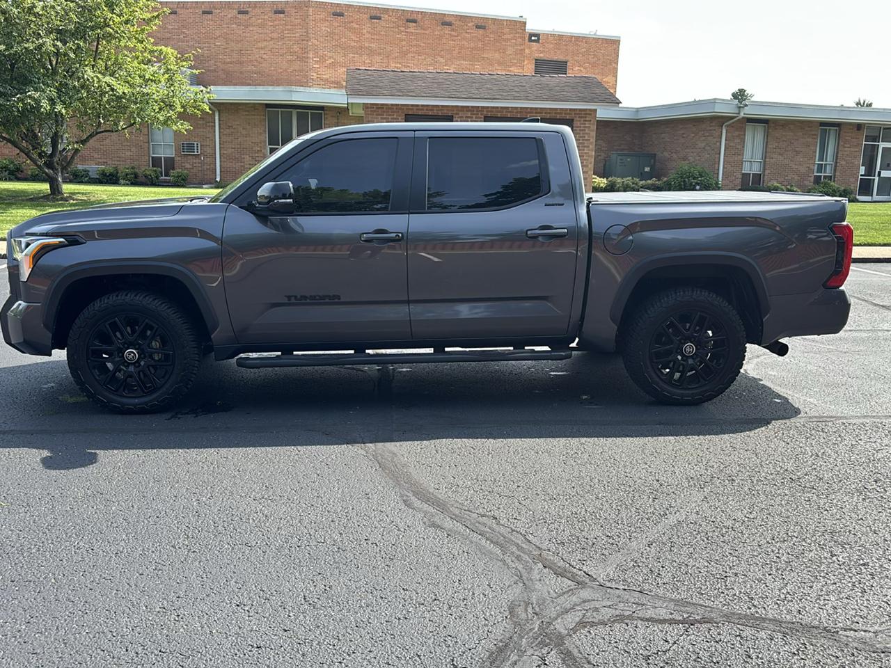 Toyota Tundra 4WD Platinum CrewMax 5.5' Bed (Natl) 2024