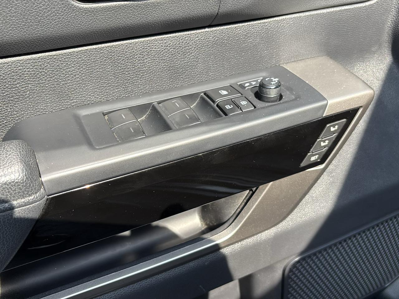 Toyota Tundra 4WD Platinum CrewMax 5.5' Bed (Natl) 2024