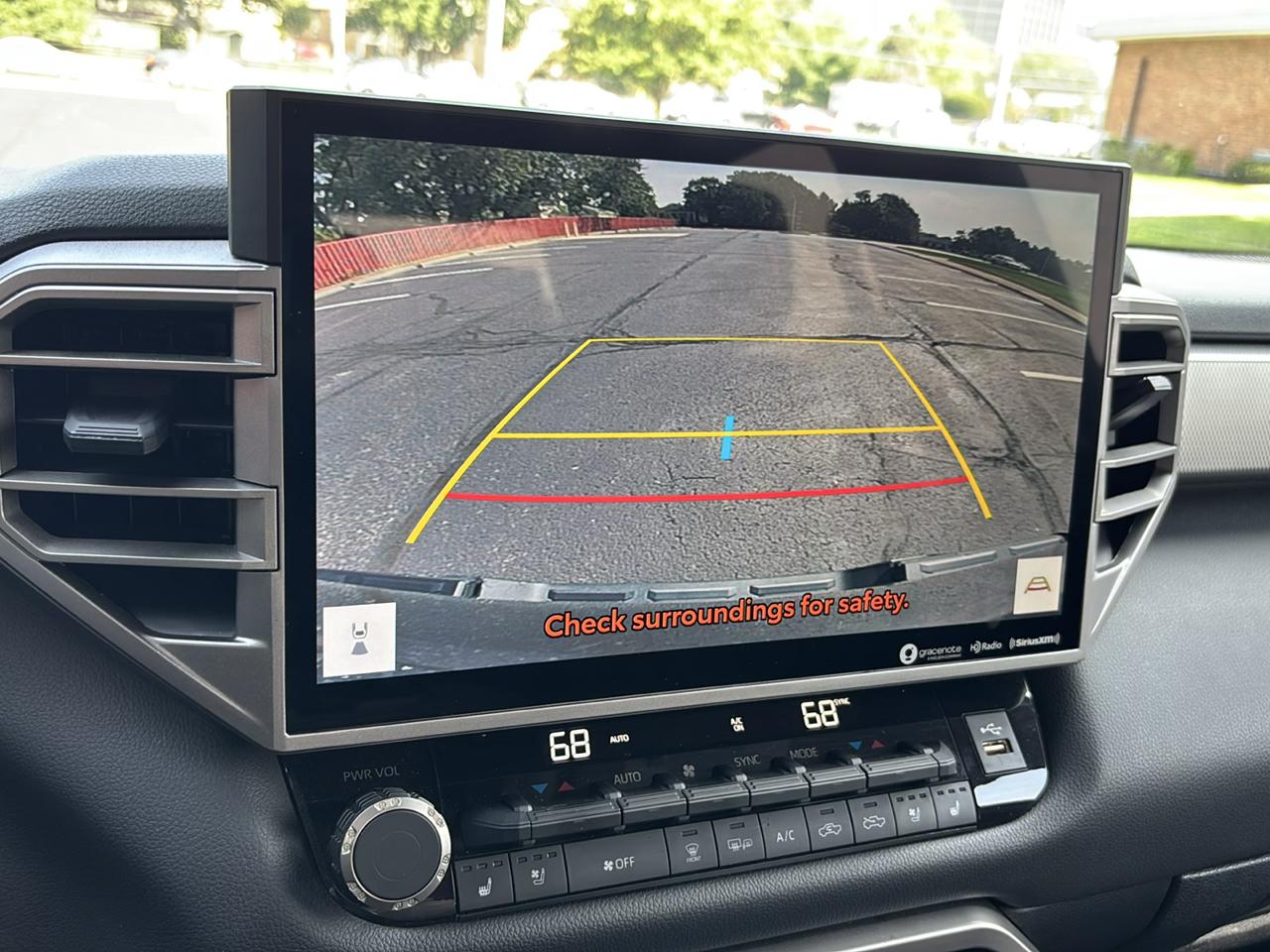 Toyota Tundra 4WD Platinum CrewMax 5.5' Bed (Natl) 2024