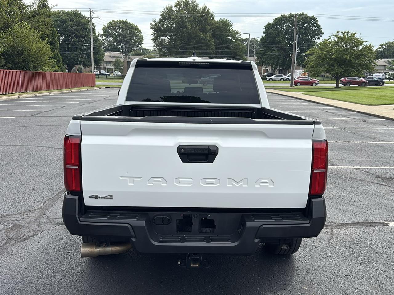 Toyota Tacoma 4WD SR Double Cab 5' Bed AT (Natl) 2024