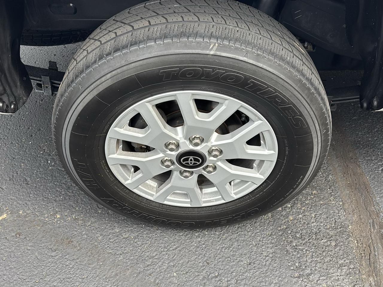 Toyota Tacoma 4WD SR Double Cab 5' Bed AT (Natl) 2024