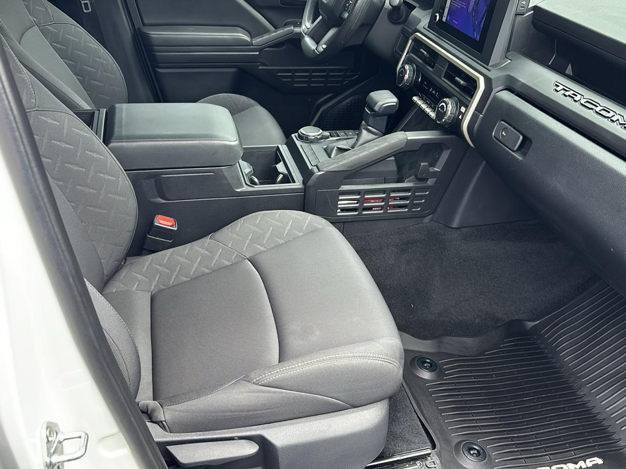 Toyota Tacoma 4WD SR Double Cab 5' Bed AT (Natl) 2024