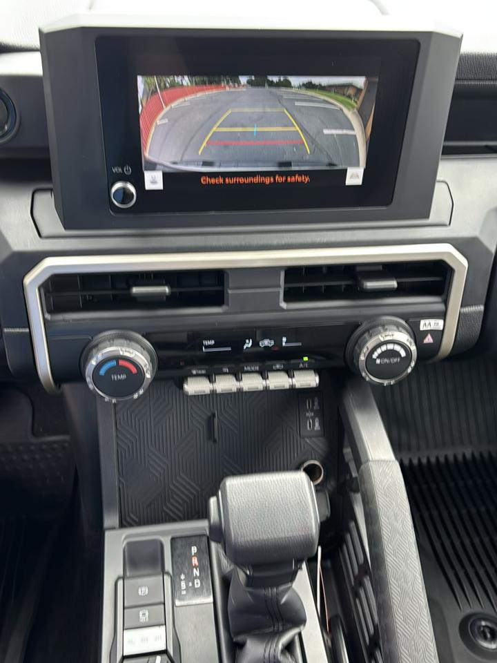 Toyota Tacoma 4WD SR Double Cab 5' Bed AT (Natl) 2024