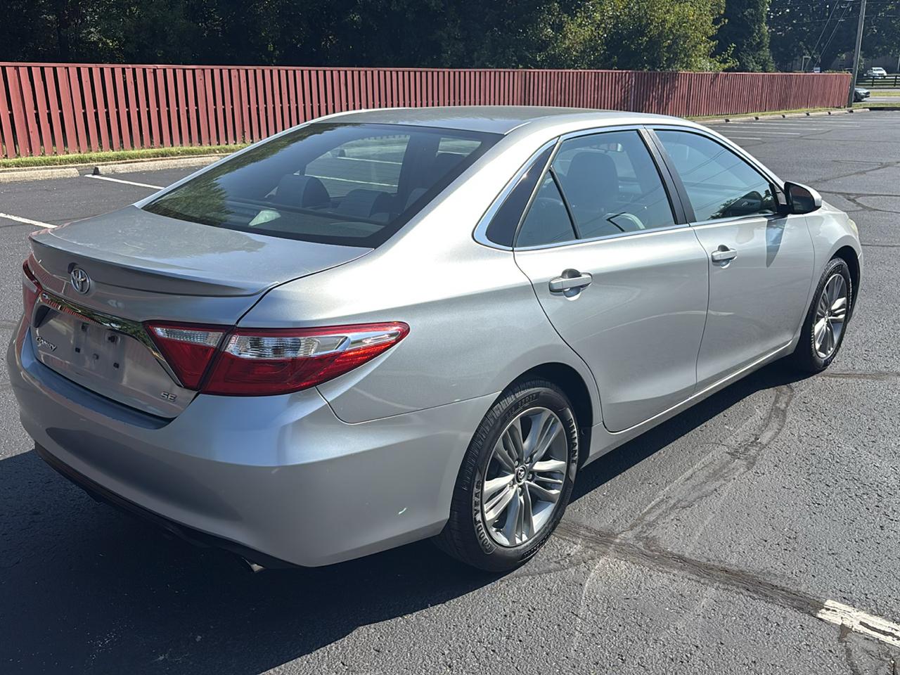 Toyota Camry 4dr Sdn I4 Auto SE w/Special Edition Pkg (Natl) 2016