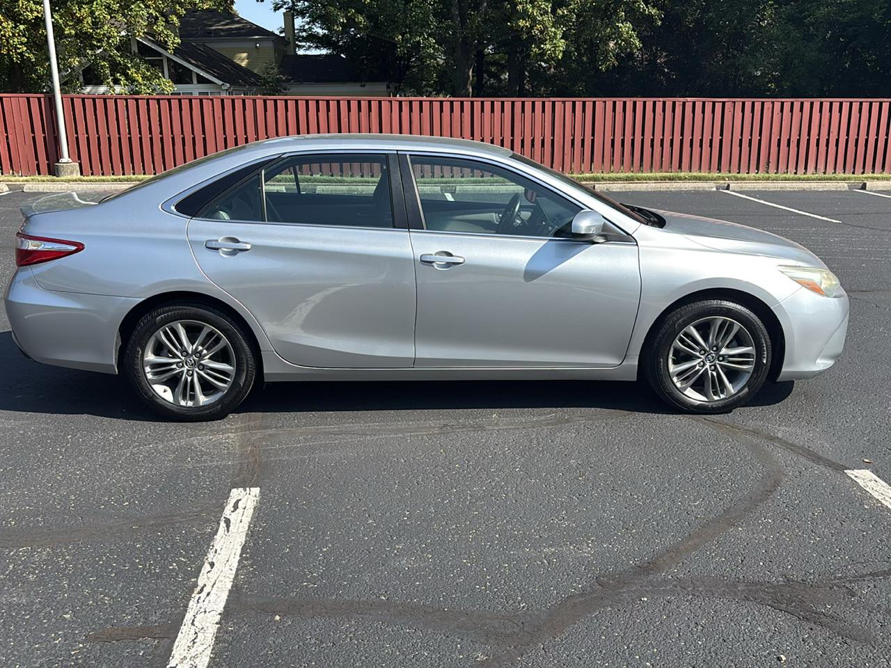 Toyota Camry 4dr Sdn I4 Auto SE w/Special Edition Pkg (Natl) 2016