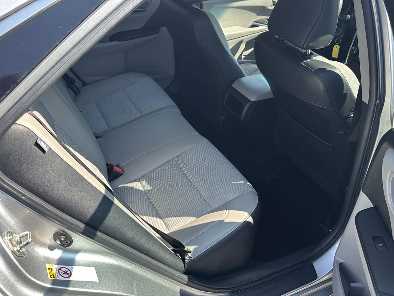 Toyota Camry 4dr Sdn I4 Auto SE w/Special Edition Pkg (Natl) 2016
