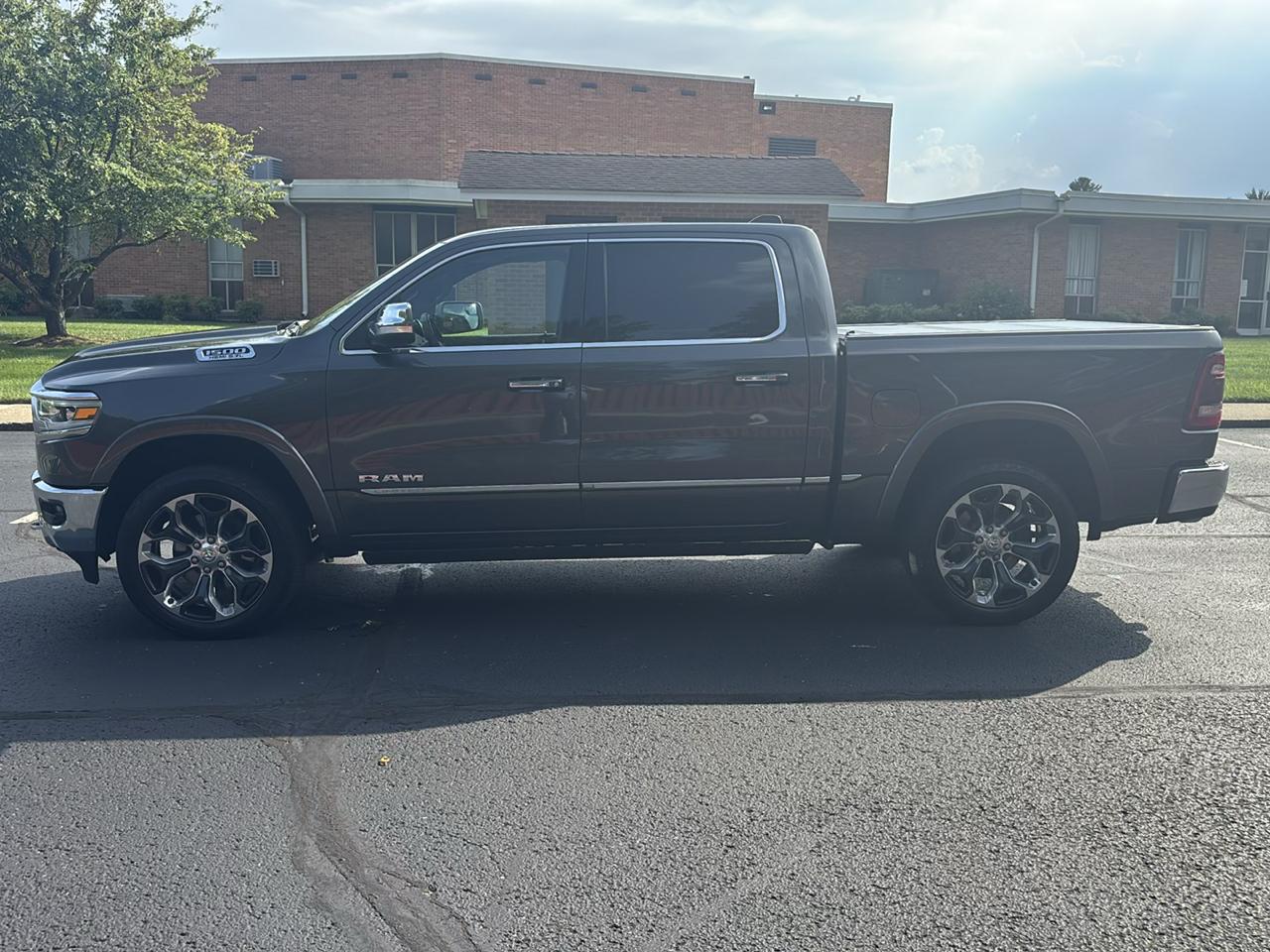 RAM 1500 Limited 4x4 Crew Cab 5'7" Box 2020