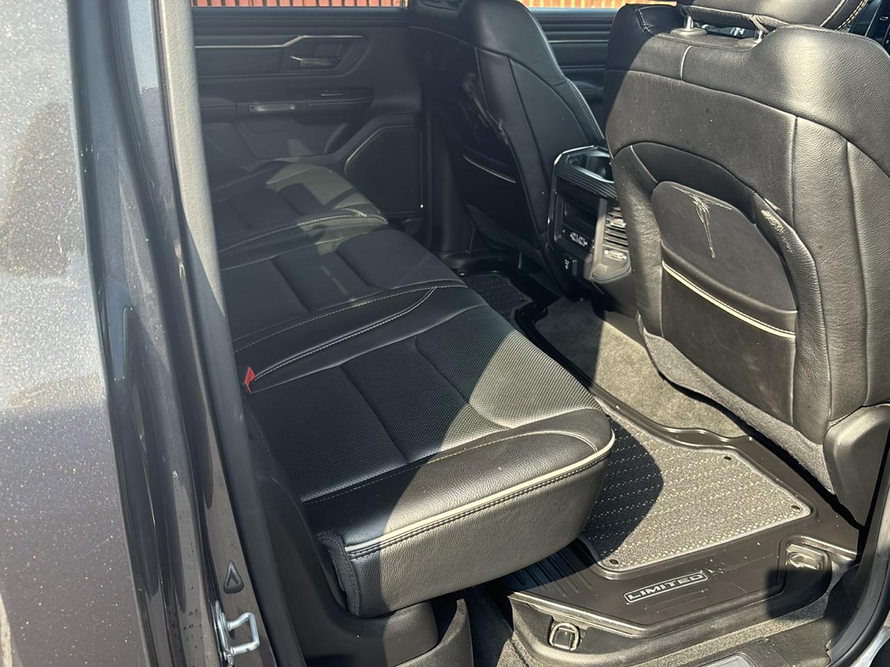 RAM 1500 Limited 4x4 Crew Cab 5'7" Box 2020