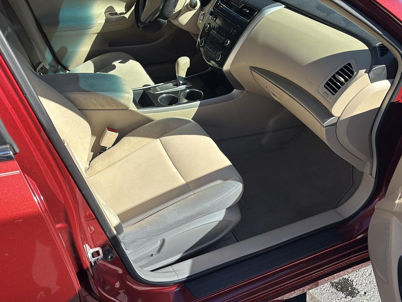 Nissan Altima 4dr Sdn I4 2.5 S 2013