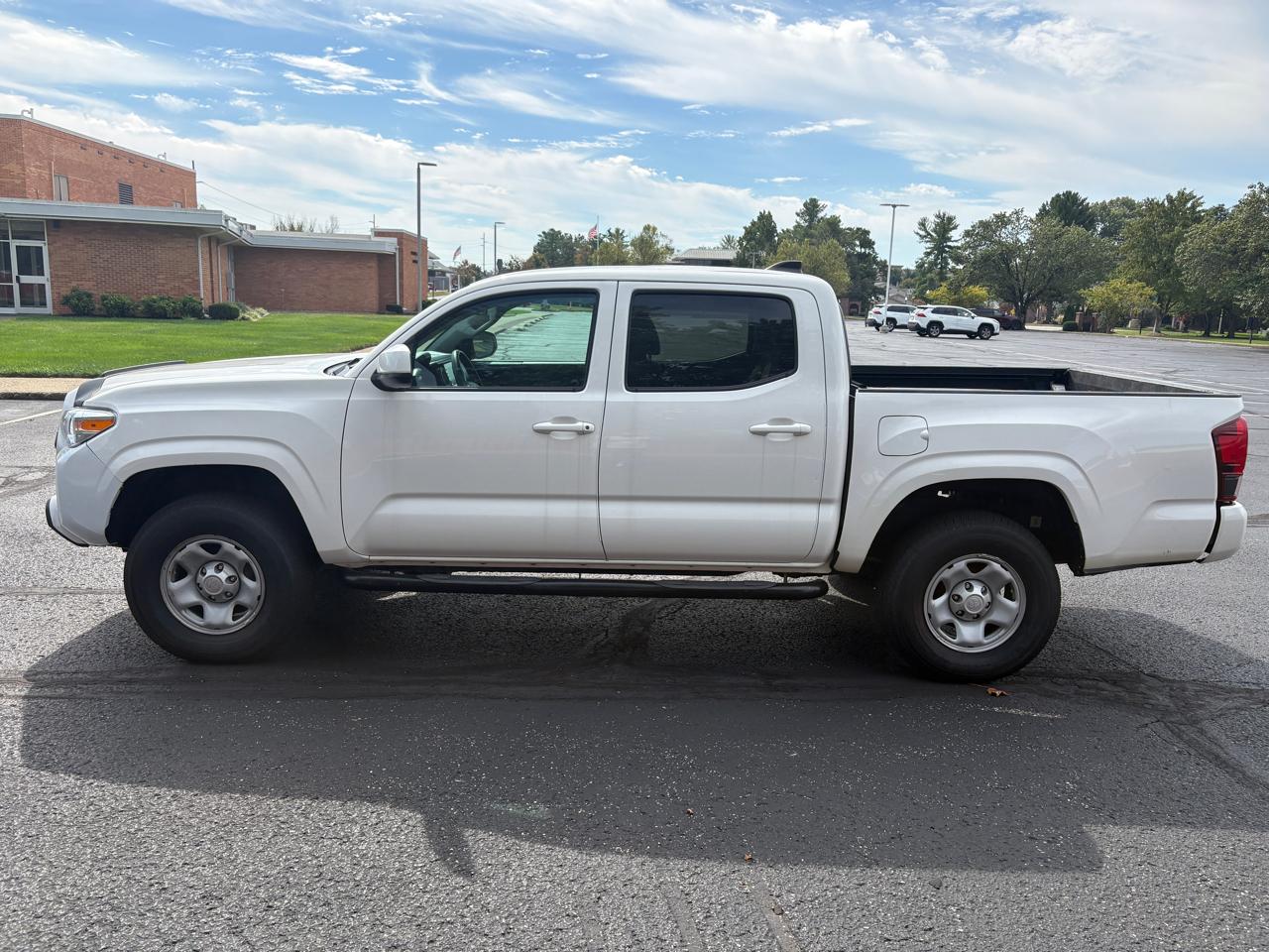 Toyota Tacoma 4WD SR Double Cab 5' Bed V6 AT (Natl) 2023