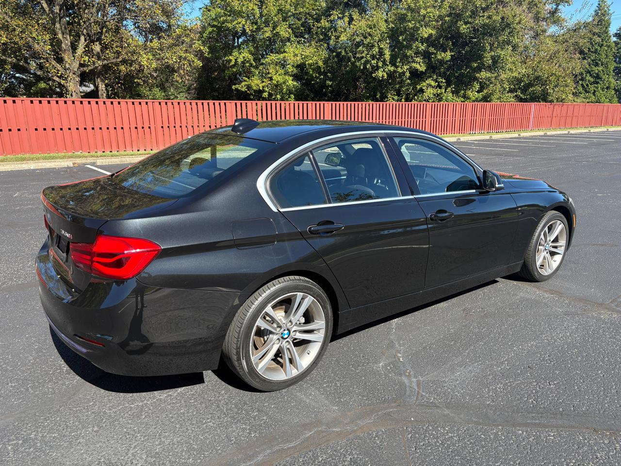 BMW 3 Series 330i xDrive Sedan 2018