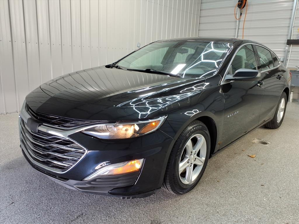 2020 Chevrolet Malibu LS photo 3