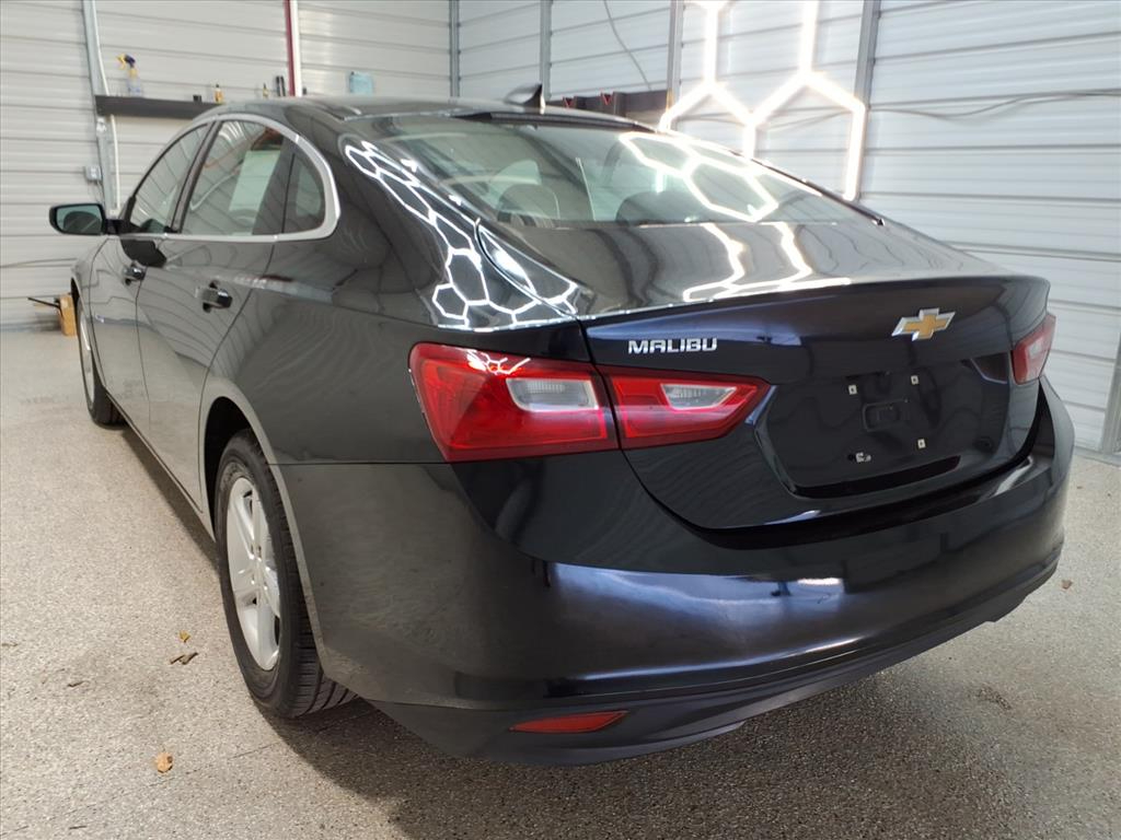 2020 Chevrolet Malibu LS photo 4
