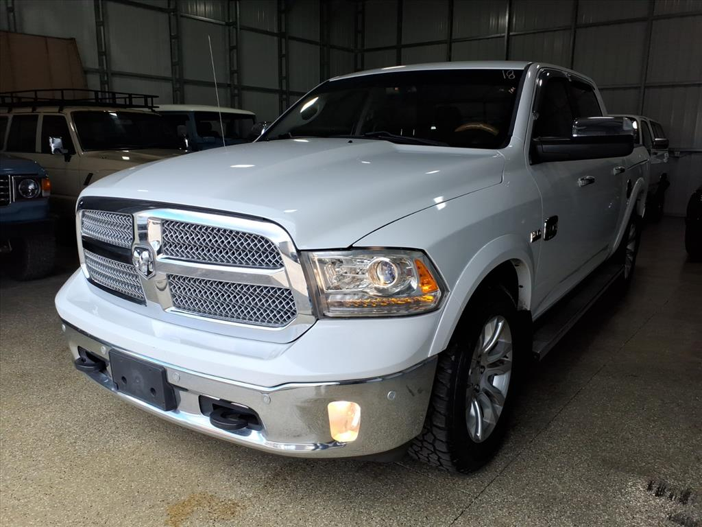 2014 Ram 1500 Longhorn photo 3