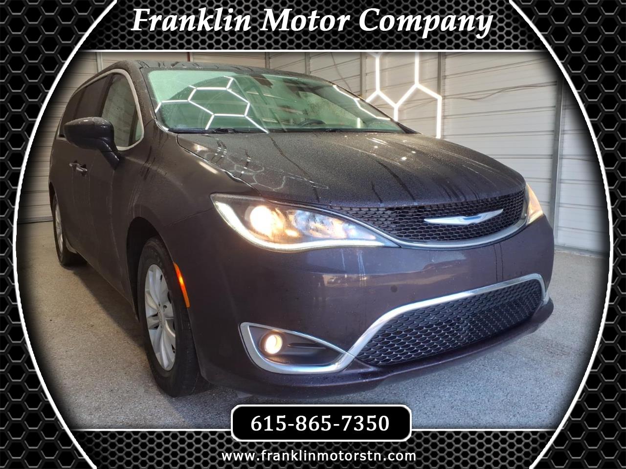 2018 Chrysler Pacifica Touring Plus's photo