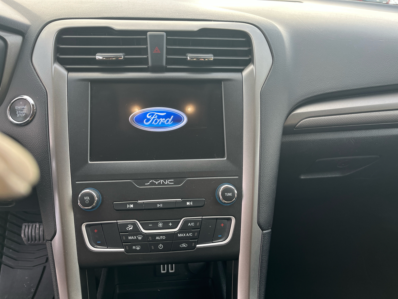 Ford Fusion SE FWD 2020