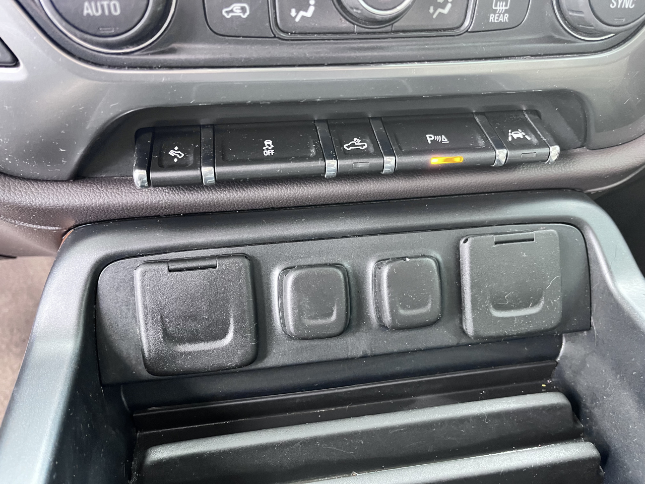 Chevrolet Silverado 1500 LTZ Double Cab Short Box 4WD 2016