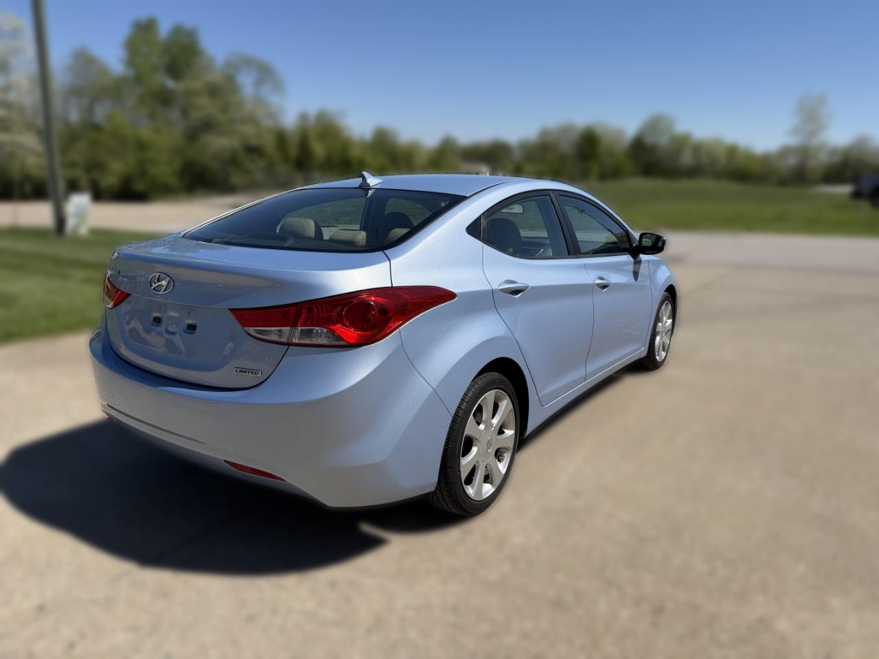 Hyundai Elantra Limited 2012