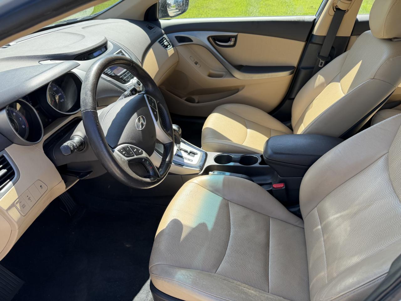 Hyundai Elantra Limited 2012