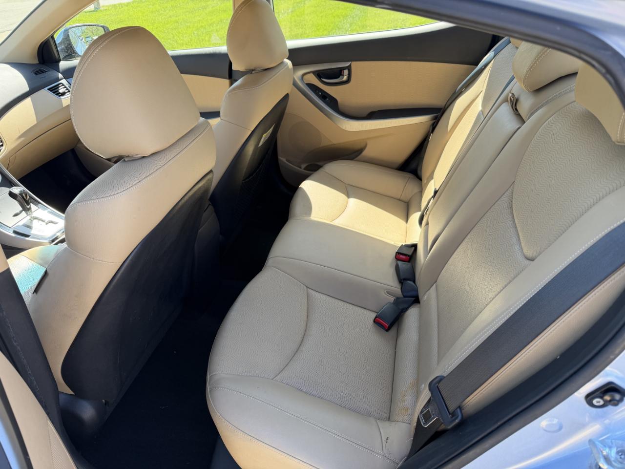 Hyundai Elantra Limited 2012