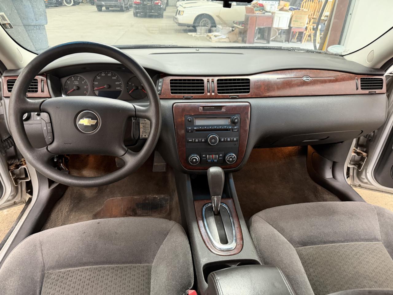 2009 Chevrolet Impala LS - Photo 9