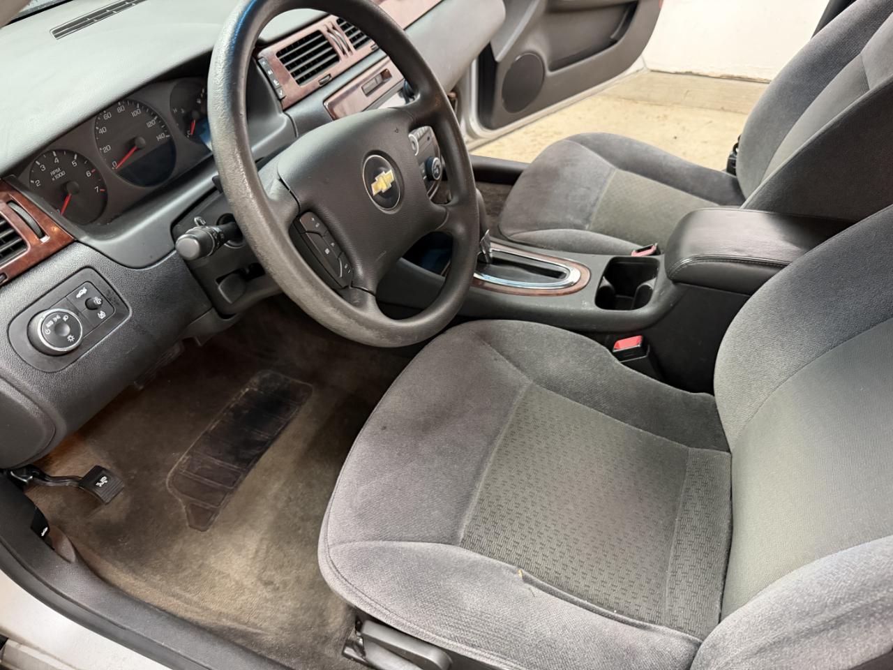2009 Chevrolet Impala LS - Photo 10