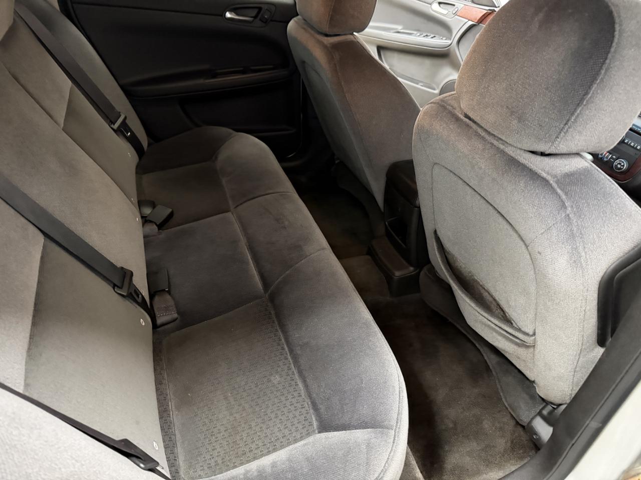 2009 Chevrolet Impala LS - Photo 13