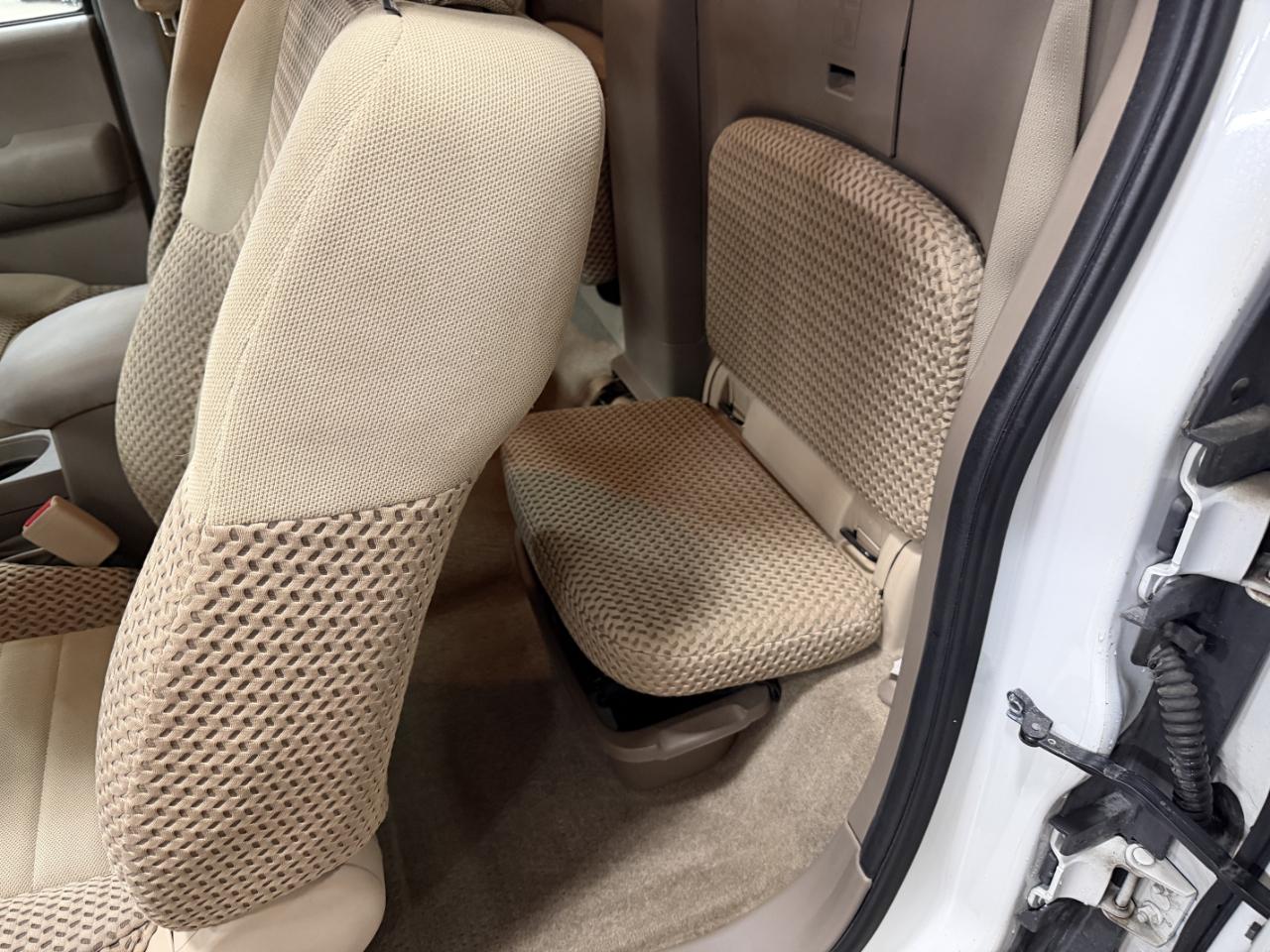 2013 Nissan Frontier SV - Photo 12
