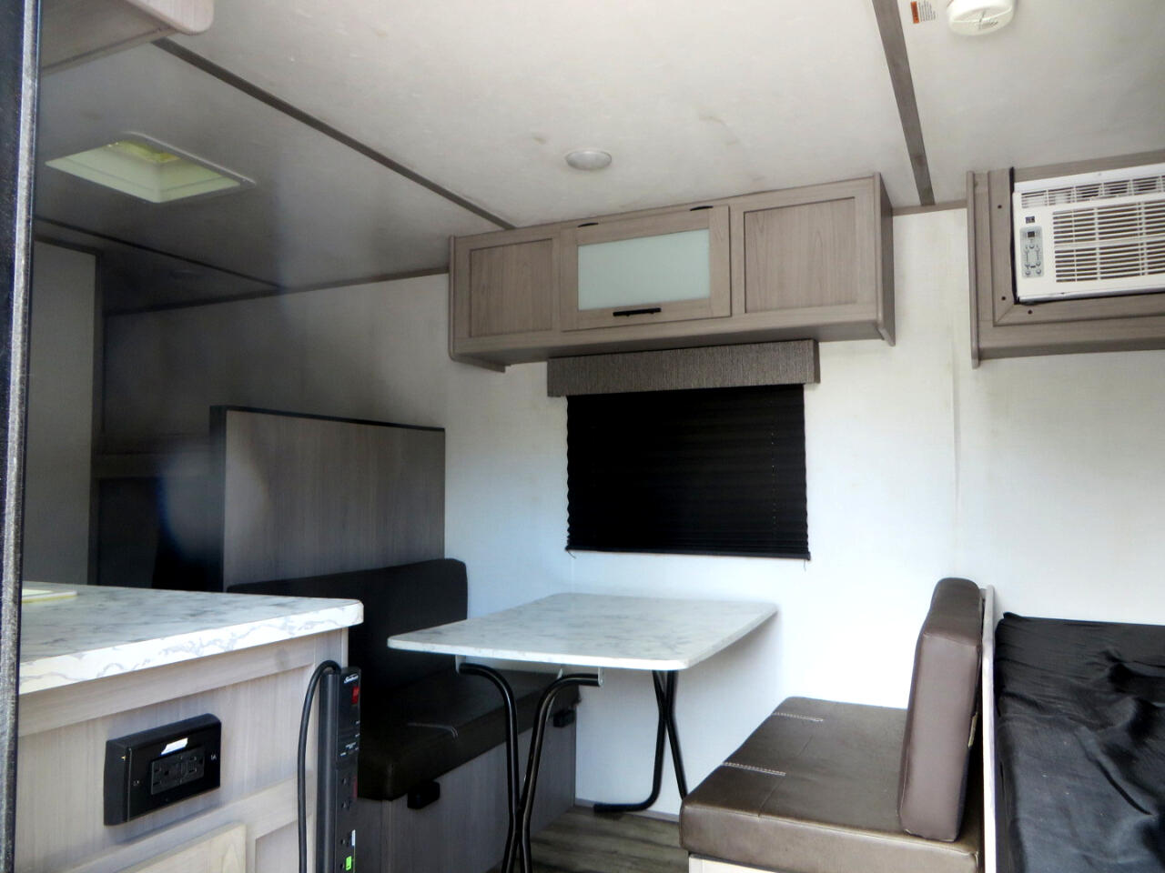 Coleman Travel Trailer  2024 Coleman Travel Trailer  2024