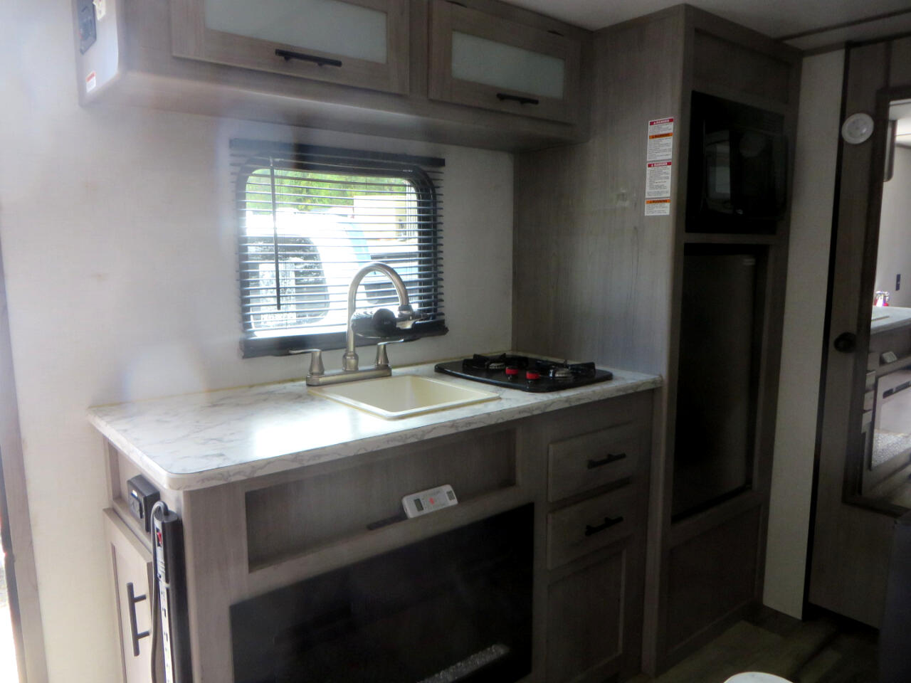 Coleman Travel Trailer  2024 Coleman Travel Trailer  2024