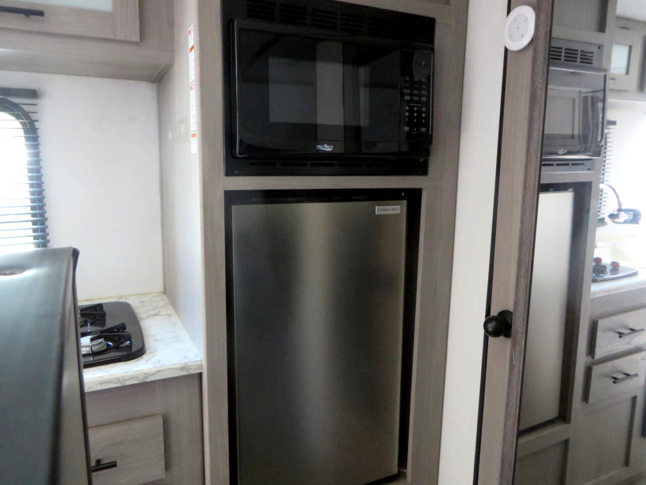 Coleman Travel Trailer  2024 Coleman Travel Trailer  2024