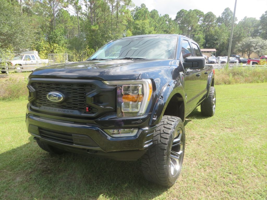 2021 Ford F-150 XLT photo 2