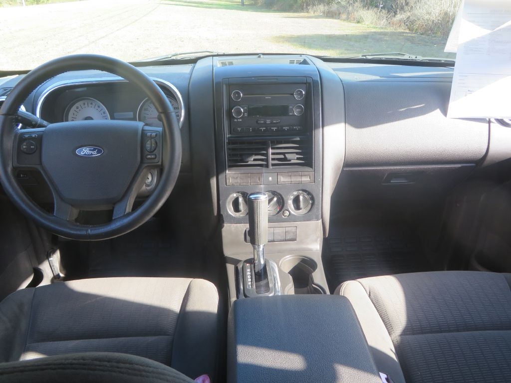 Ford Explorer Sport Trac XLT 2010