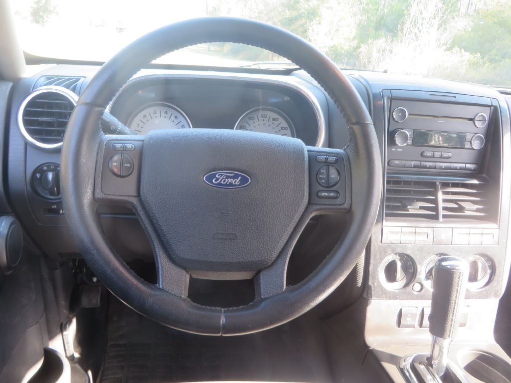 Ford Explorer Sport Trac XLT 2010