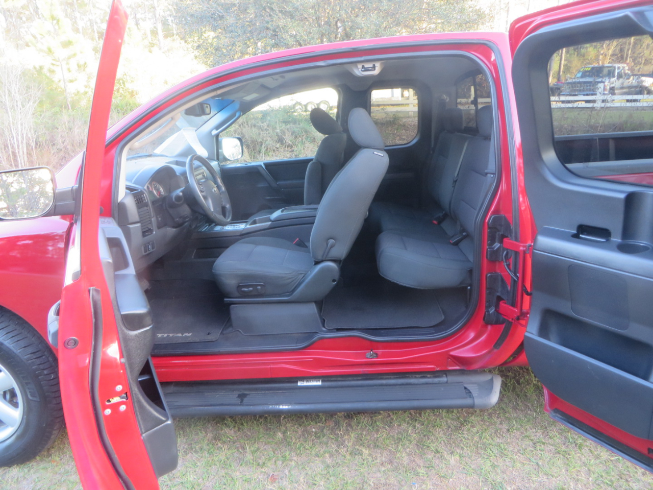 Nissan Titan SV 2011