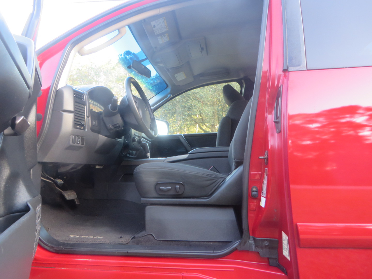 Nissan Titan SV 2011