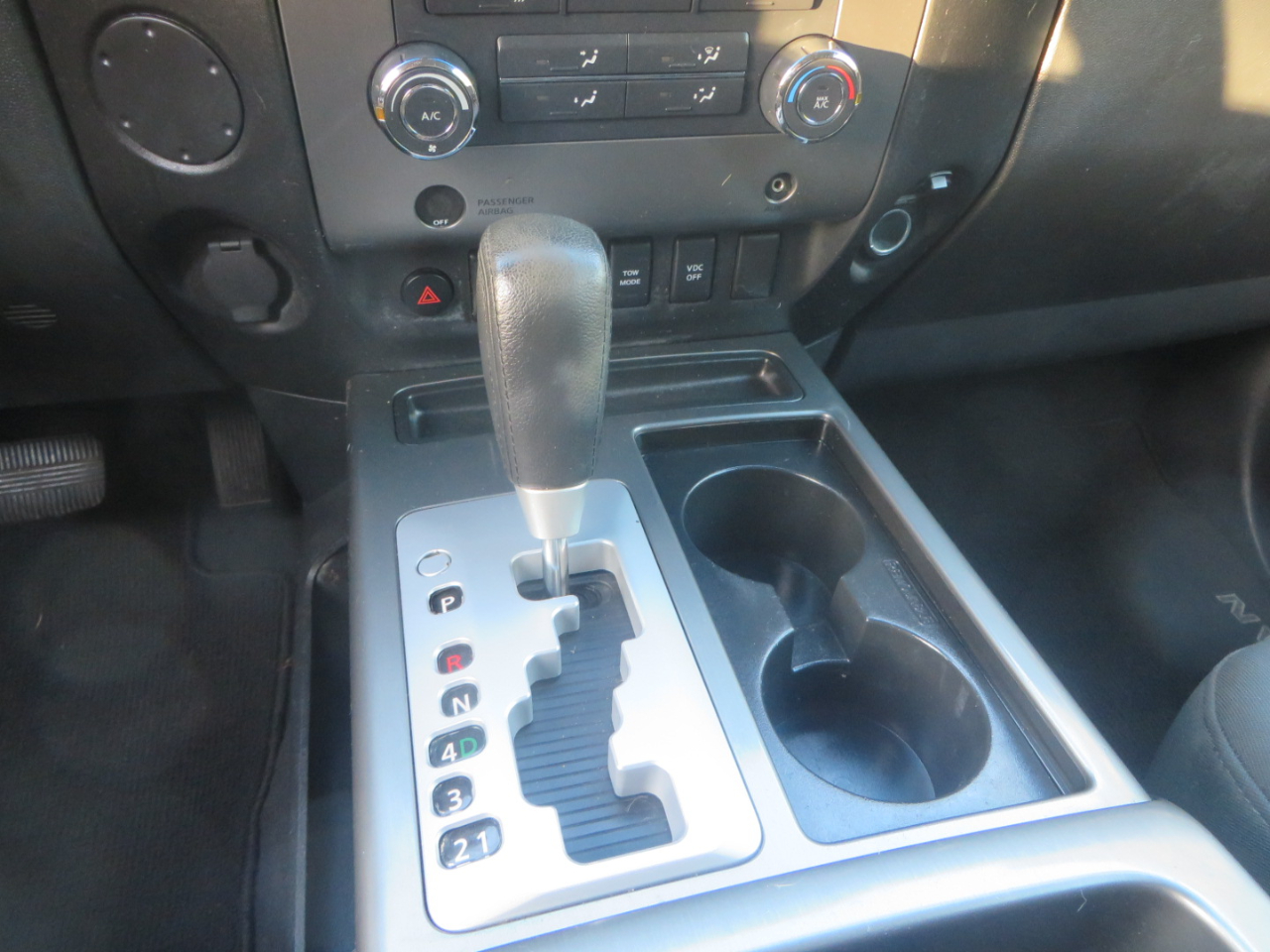 Nissan Titan SV 2011