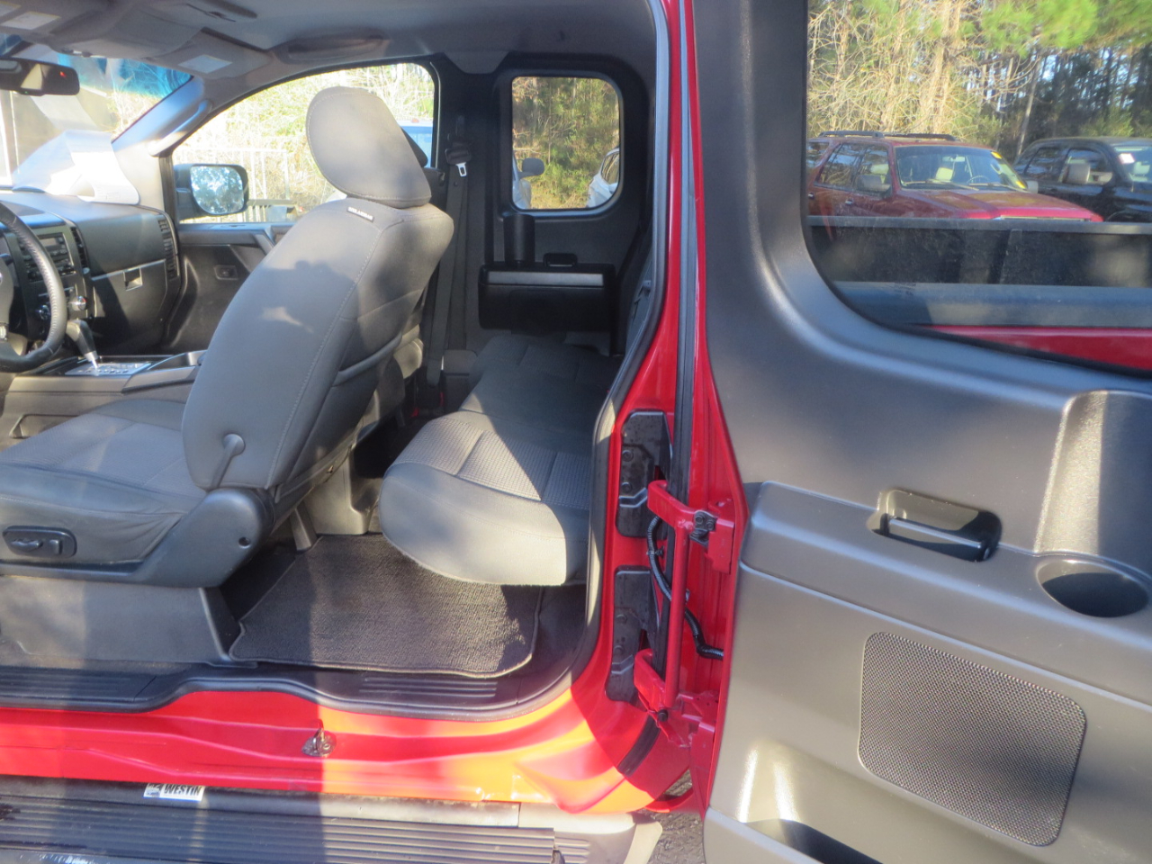 Nissan Titan SV 2011