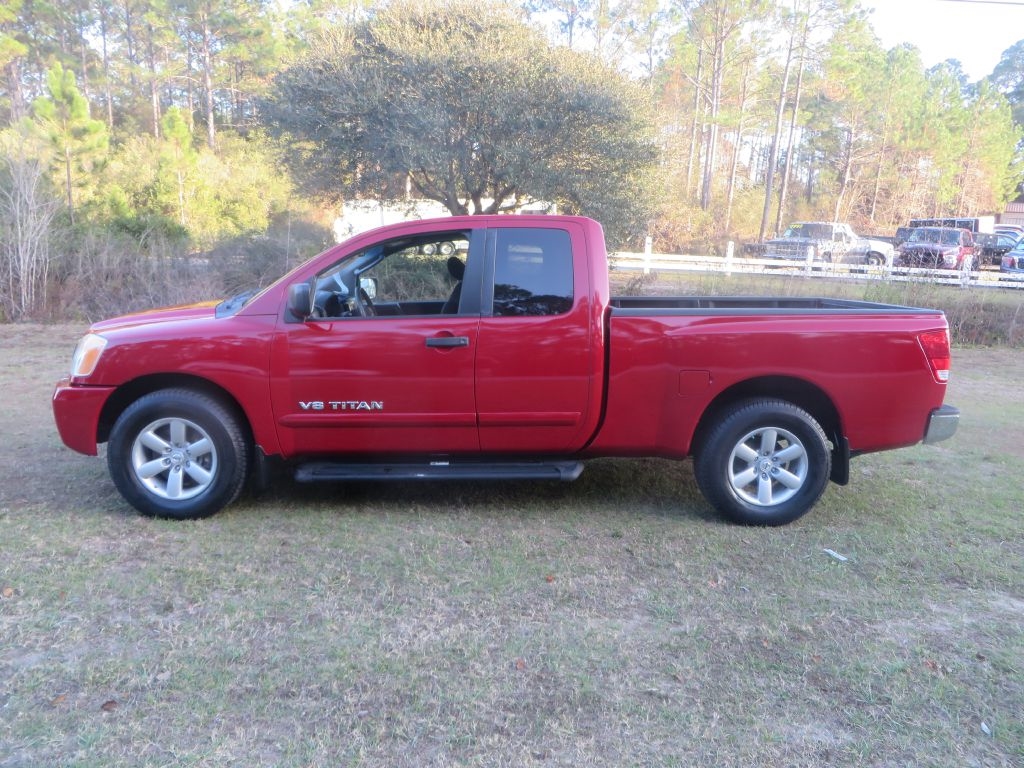 2011 Nissan Titan S's photo